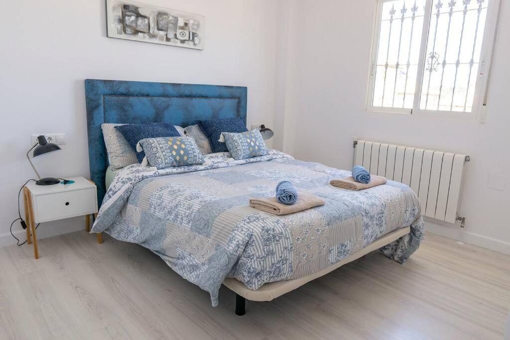 Casa Lilly-Rose, A Beautiful 3 Bedroom Detached Villa A Short Walk To The Villamartin Plaza & Golf Course Zewnętrze zdjęcie