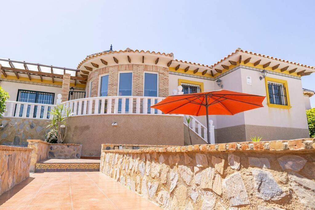 Casa Lilly-Rose, A Beautiful 3 Bedroom Detached Villa A Short Walk To The Villamartin Plaza & Golf Course Zewnętrze zdjęcie
