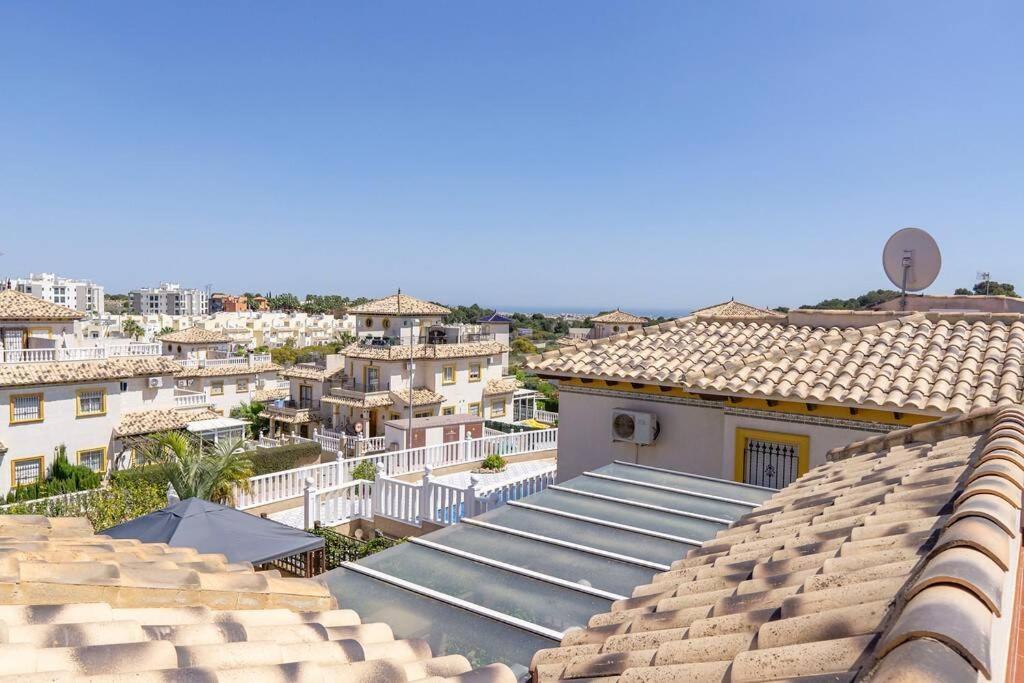Casa Lilly-Rose, A Beautiful 3 Bedroom Detached Villa A Short Walk To The Villamartin Plaza & Golf Course Zewnętrze zdjęcie