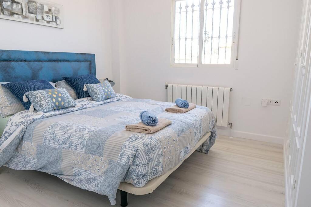 Casa Lilly-Rose, A Beautiful 3 Bedroom Detached Villa A Short Walk To The Villamartin Plaza & Golf Course Zewnętrze zdjęcie