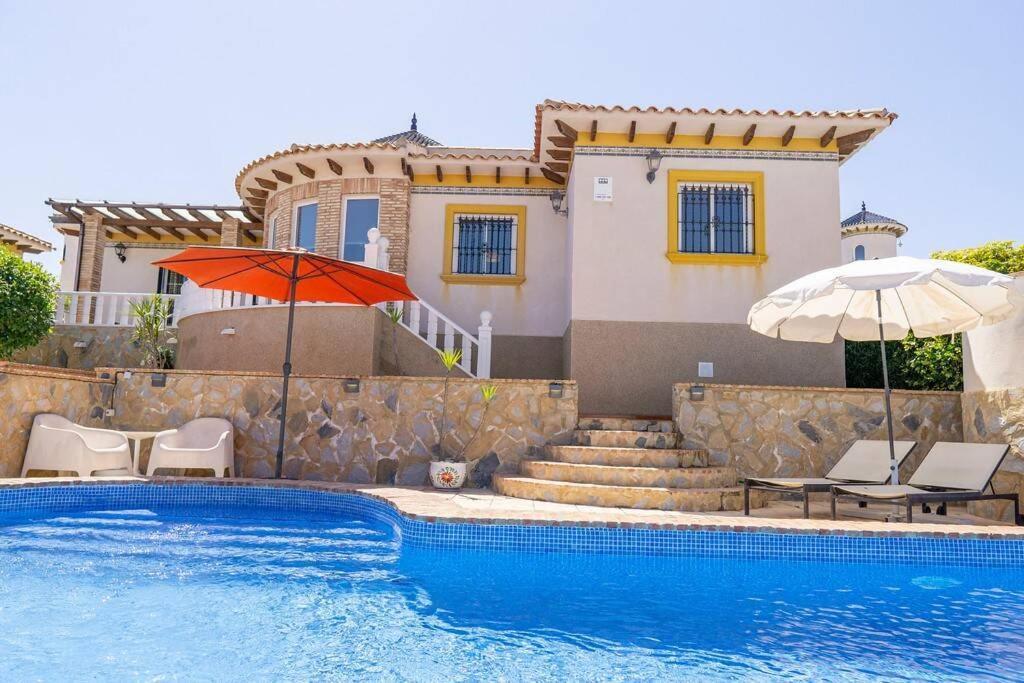 Casa Lilly-Rose, A Beautiful 3 Bedroom Detached Villa A Short Walk To The Villamartin Plaza & Golf Course Zewnętrze zdjęcie