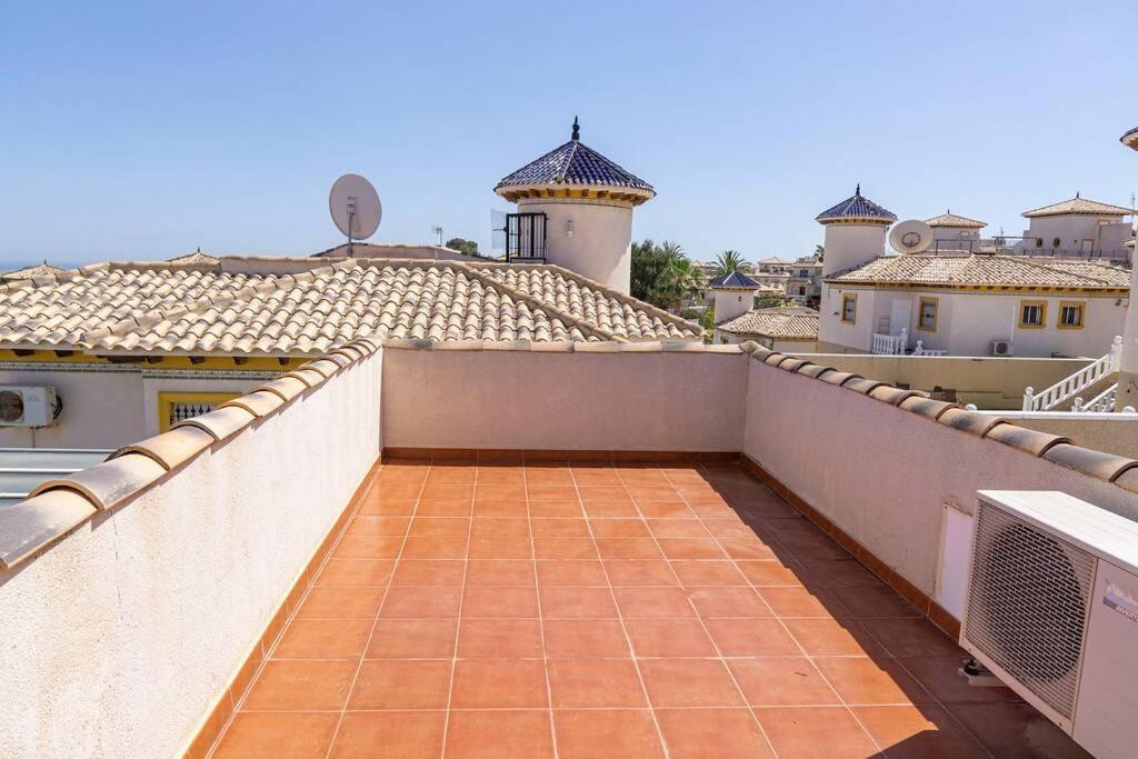 Casa Lilly-Rose, A Beautiful 3 Bedroom Detached Villa A Short Walk To The Villamartin Plaza & Golf Course Zewnętrze zdjęcie