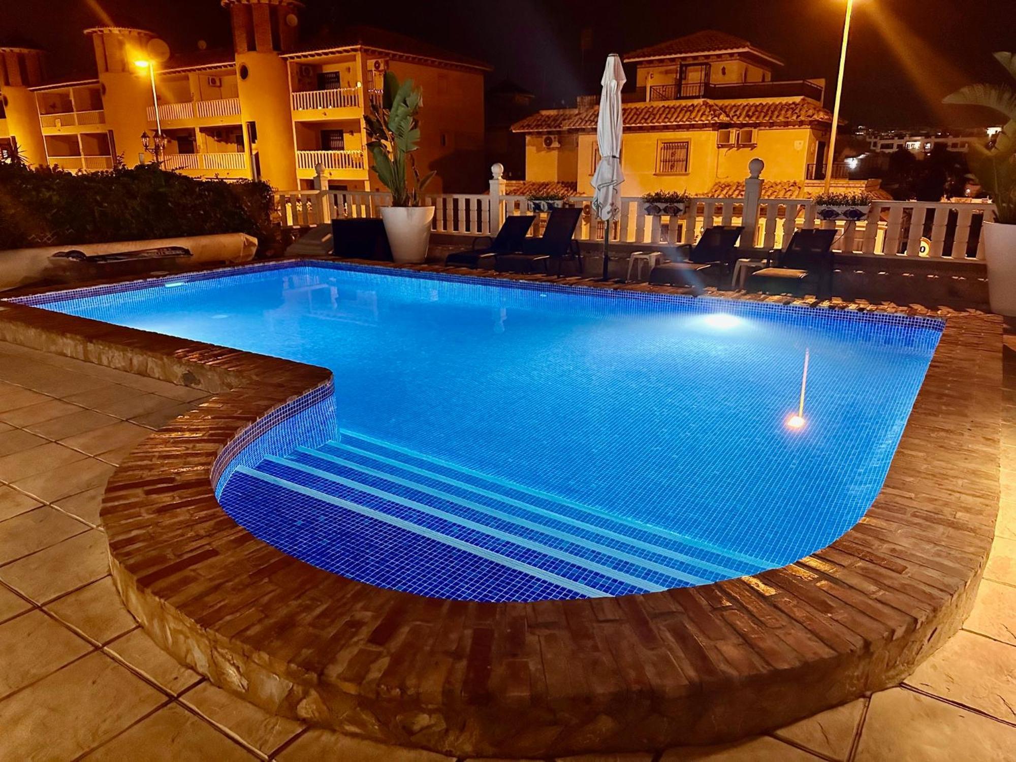 Casa Lilly-Rose, A Beautiful 3 Bedroom Detached Villa A Short Walk To The Villamartin Plaza & Golf Course Zewnętrze zdjęcie